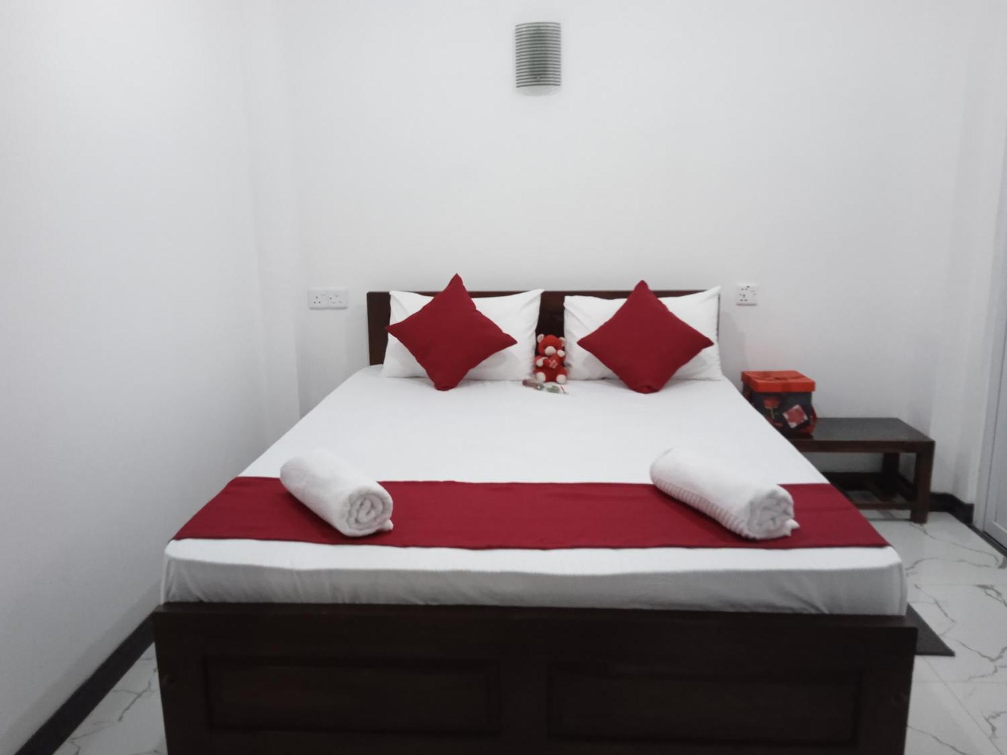 Nine Arch Corner Apartment Ella Luaran gambar